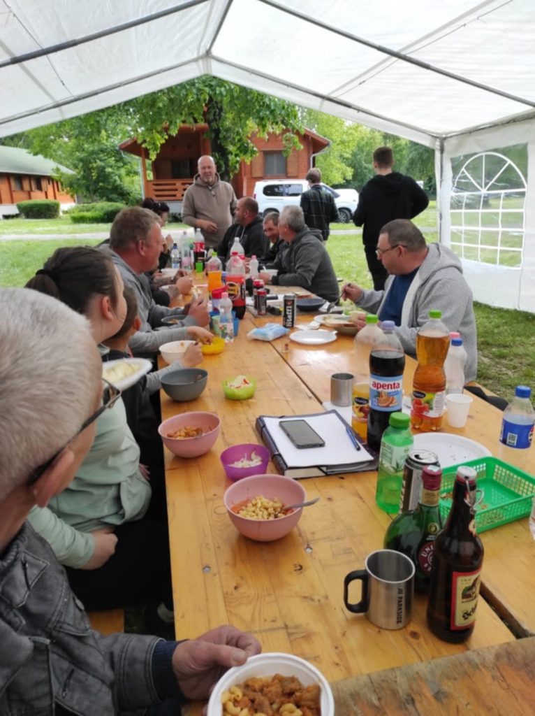 f5281a20-a19b-4574-b578-5d640a988434